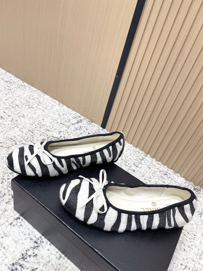 Chanel 26 Tiger Print White Black Ballet Flat in Sheepskin Wool 591376