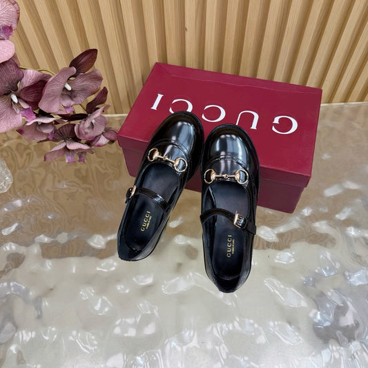 GG 26 Slip-on Black Sheepskin 589461