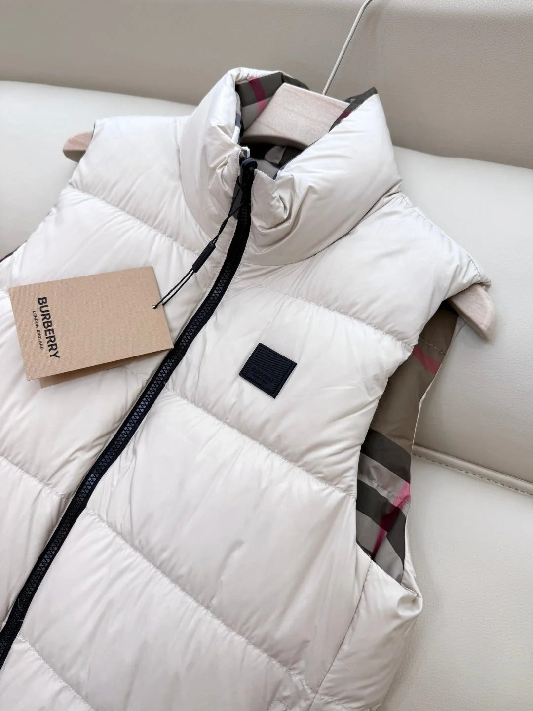 BURBERRY 25S REVERSIBLE PUFFER VEST 165