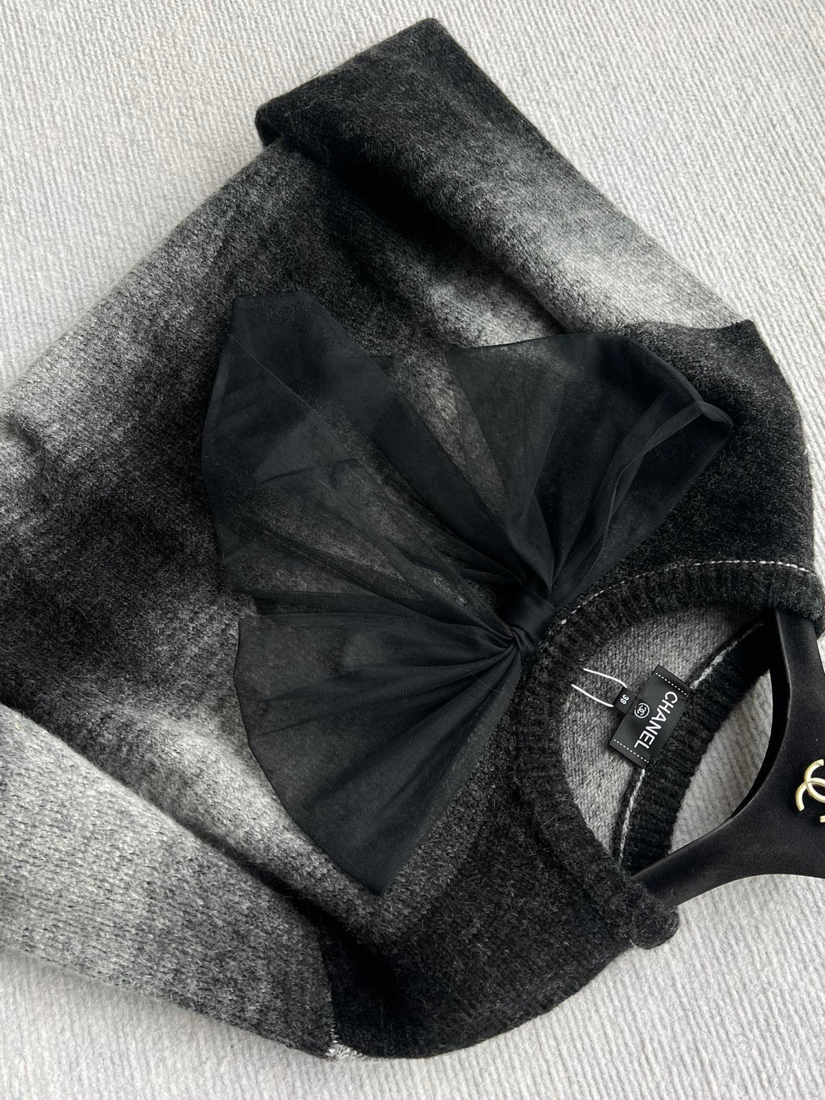 Chanel 25 Bow Round Neck Sweater Black Gray Cashmere 316413