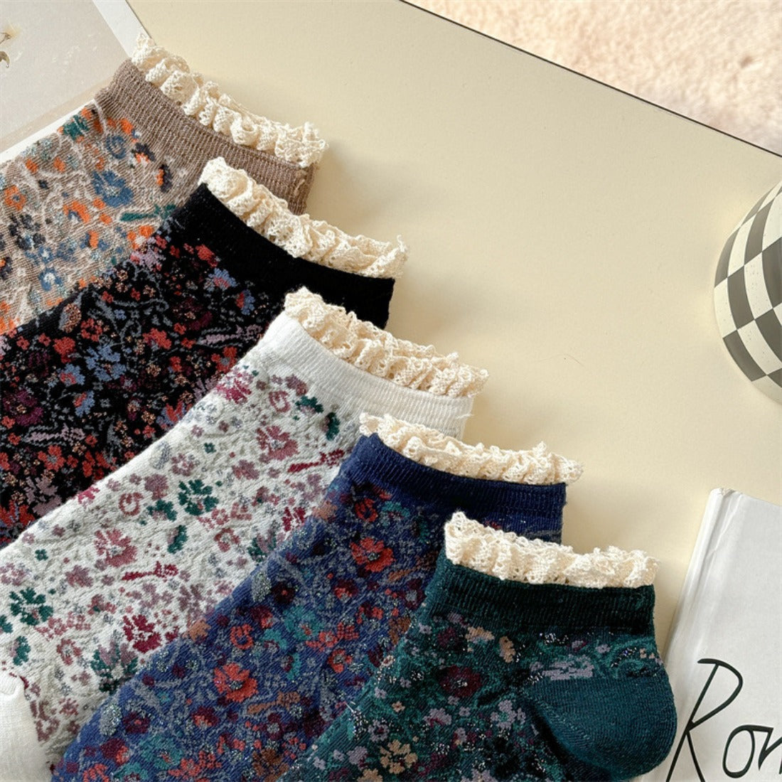 Rufia - Floral Lace Trim Ankle Socks