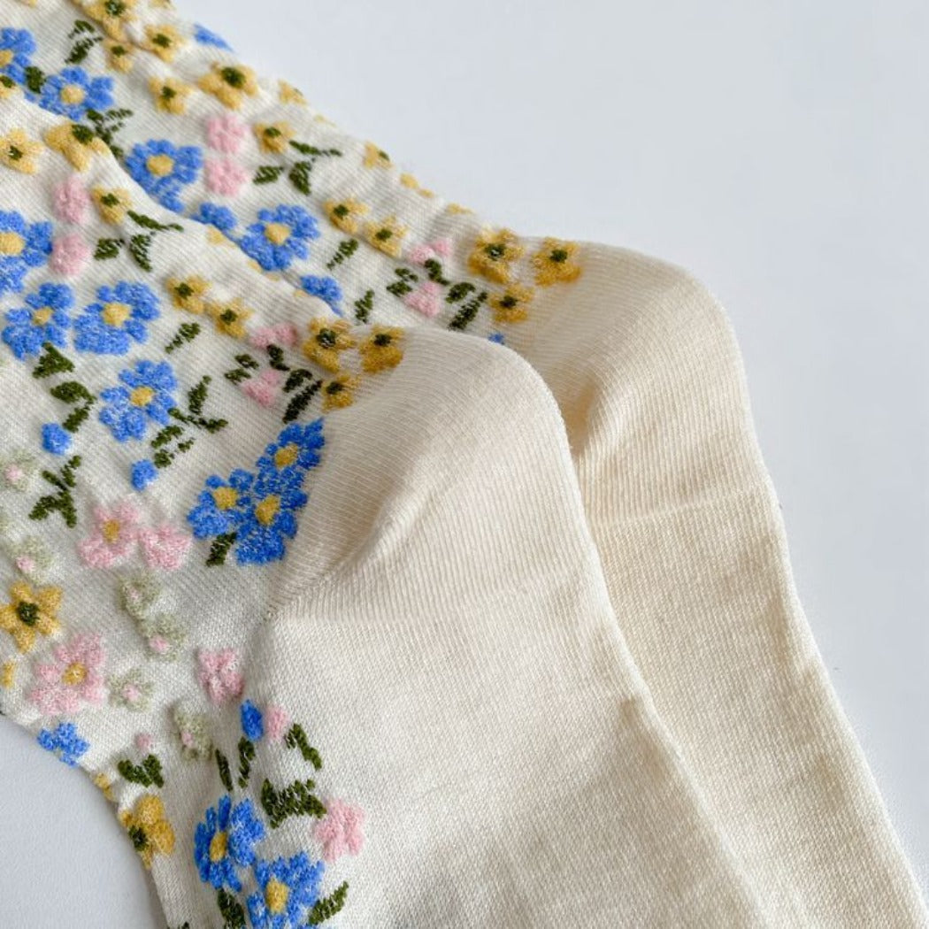 Rufia - Floral Lace Mid-calf Socks - Delicate &amp; Vintage