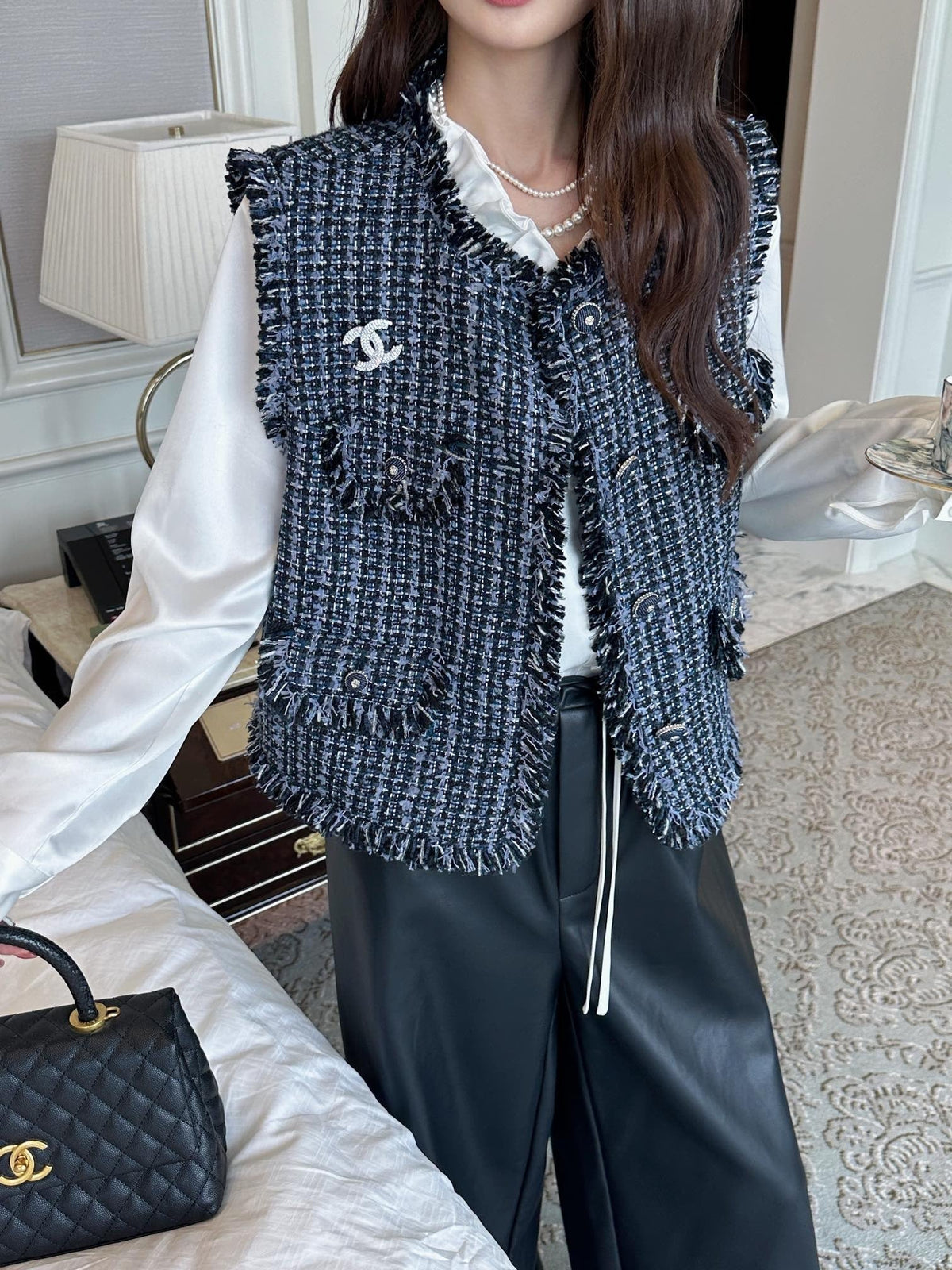 CHANEL 25S ROUND NECK TWEED VEST STYLE 151