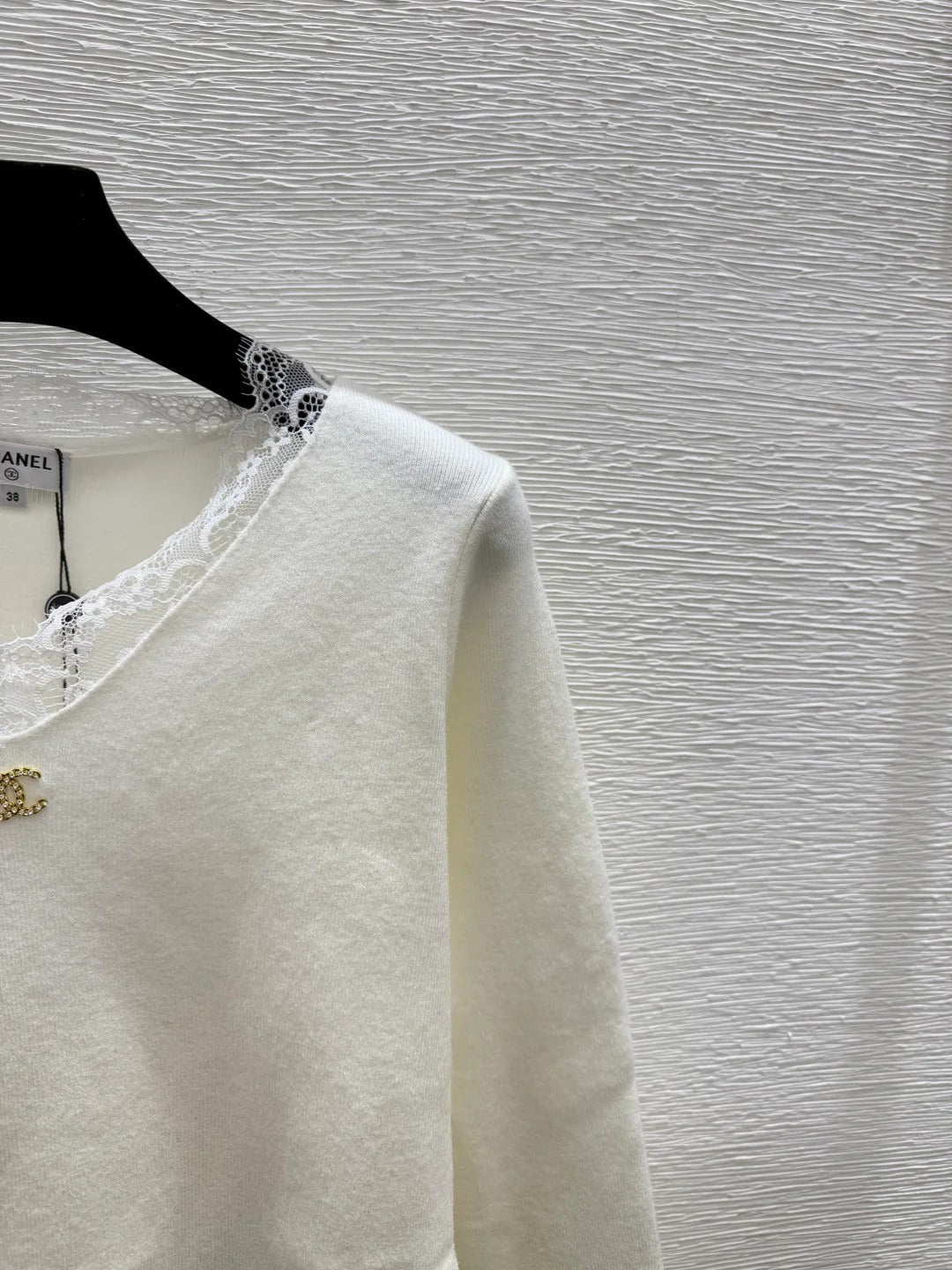CC 26 Long-sleeved Top With Lace Neckline and Cuffs Wool 652456