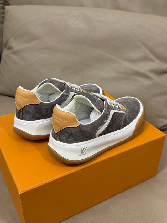 LV 25 Oversized Sneakers Gray Suede 576956
