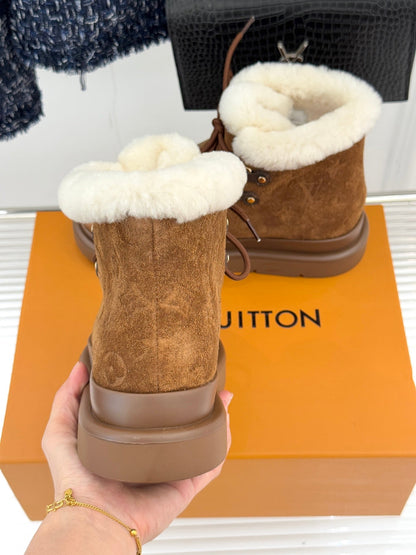 LV Ski Cortina Low Boot Brown Suede Wool 572489