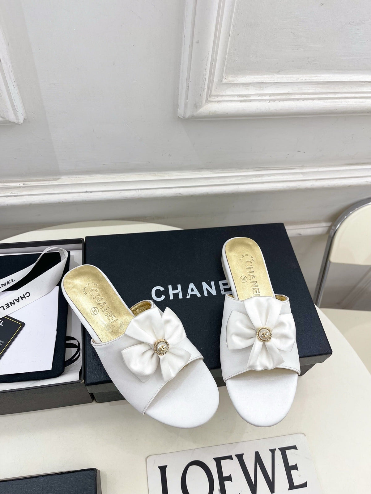 CC 26s Bow Slippers White Satin Sheepskin 586897