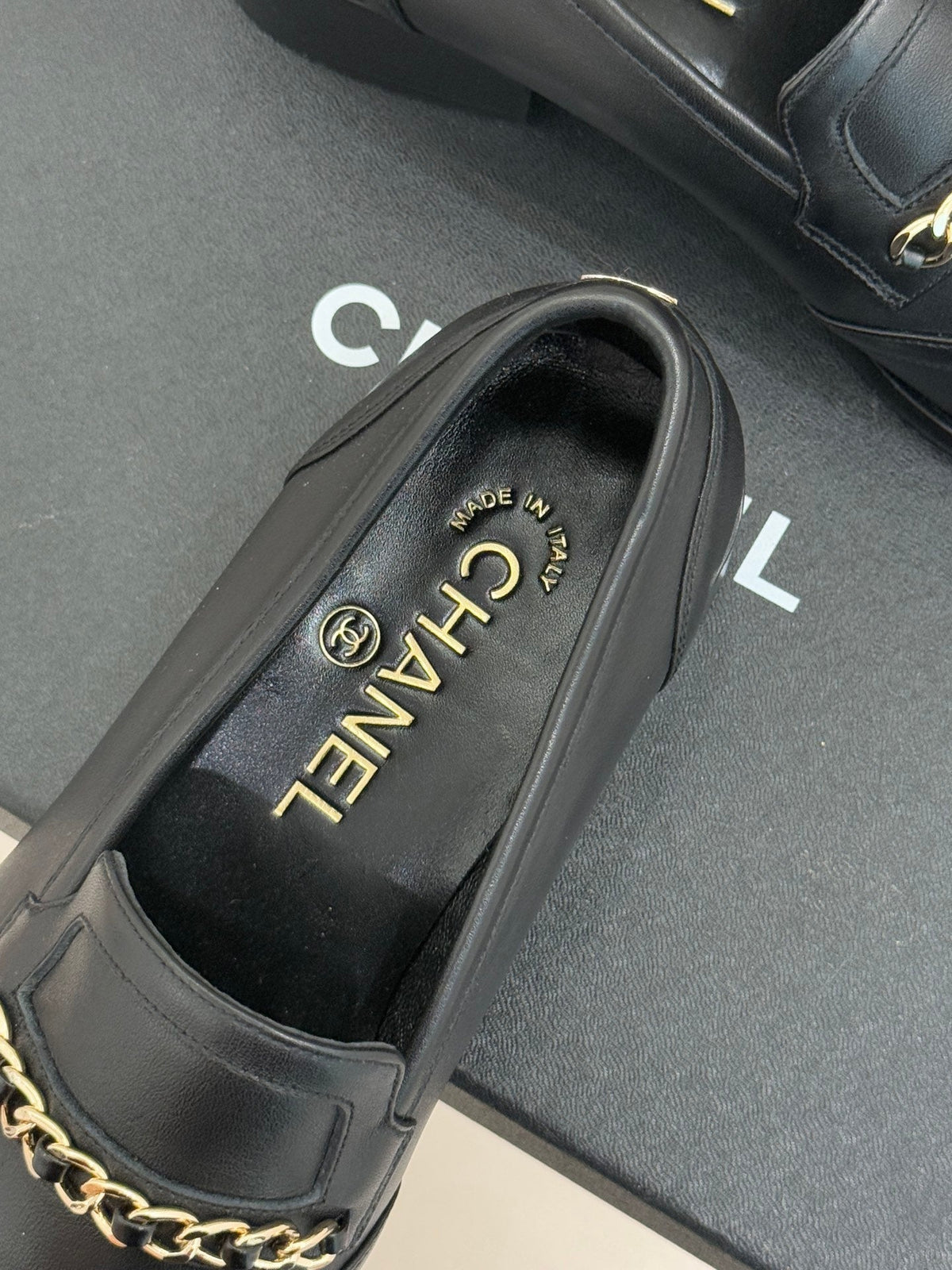 CC 25s Double C Buckle Loafers Black Calfskin 557704