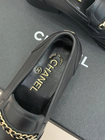 CC 25s Double C Buckle Loafers Black Calfskin 557704