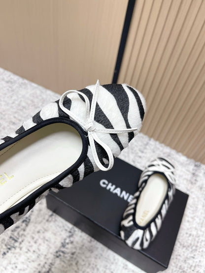 Chanel 26 Tiger Print White Black Ballet Flat in Sheepskin Wool 591376