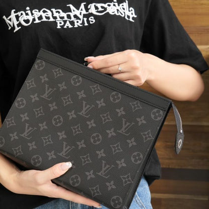 L V Pochette Voyage M61692