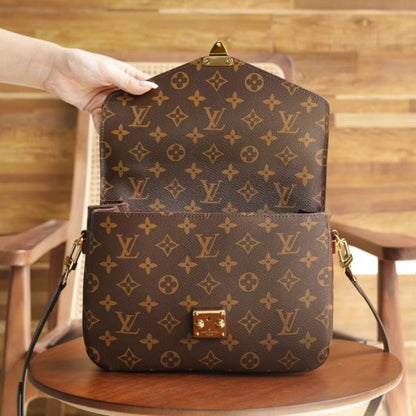 L V Pochette Metis handbag M44875