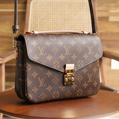 L V Pochette Metis handbag M44875
