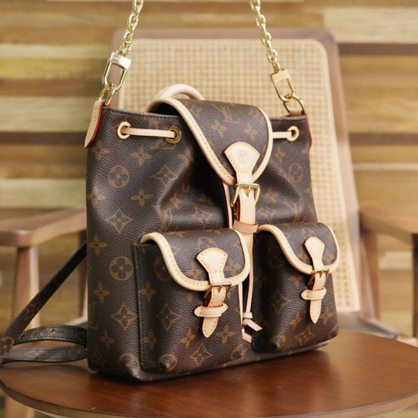 l v 𝐄𝐱𝐜𝐮𝐫𝐬𝐢𝐨𝐧 backpack M46932