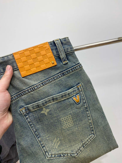 LV STRAIGHT LEG JEANS 239597