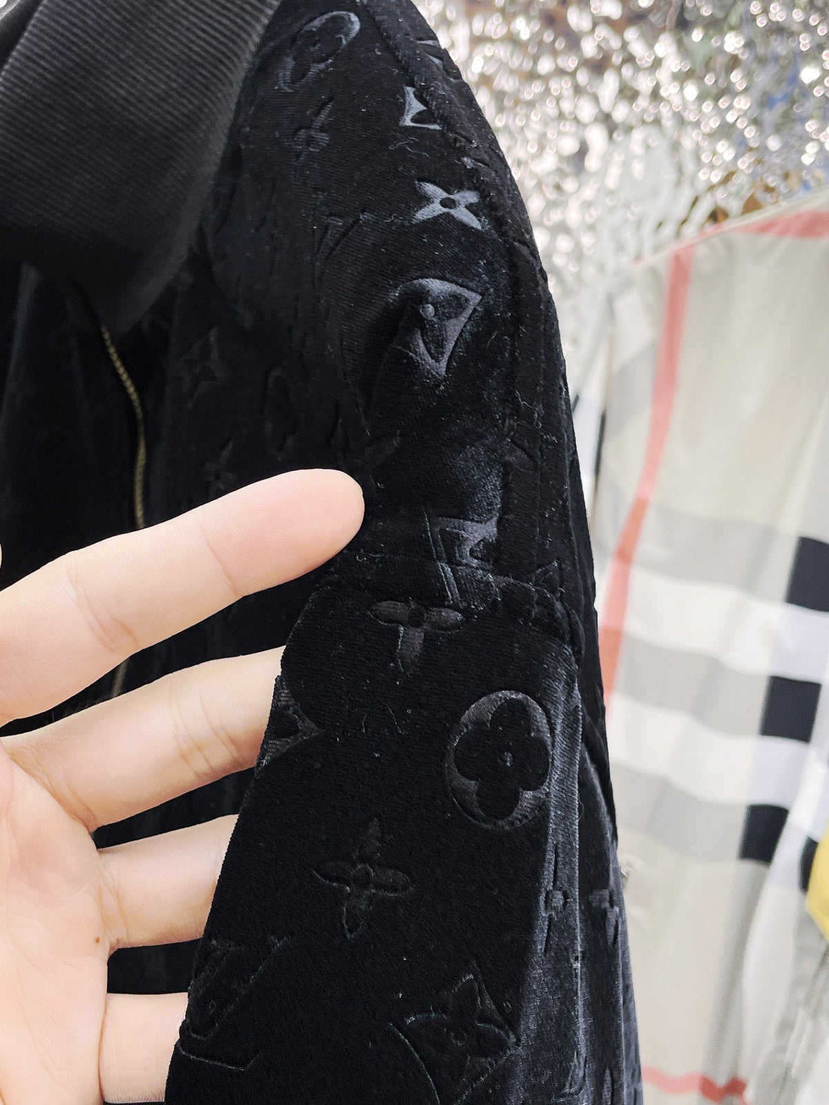 LV JACKET IN BLACK MONOGRAM VELVET 239034
