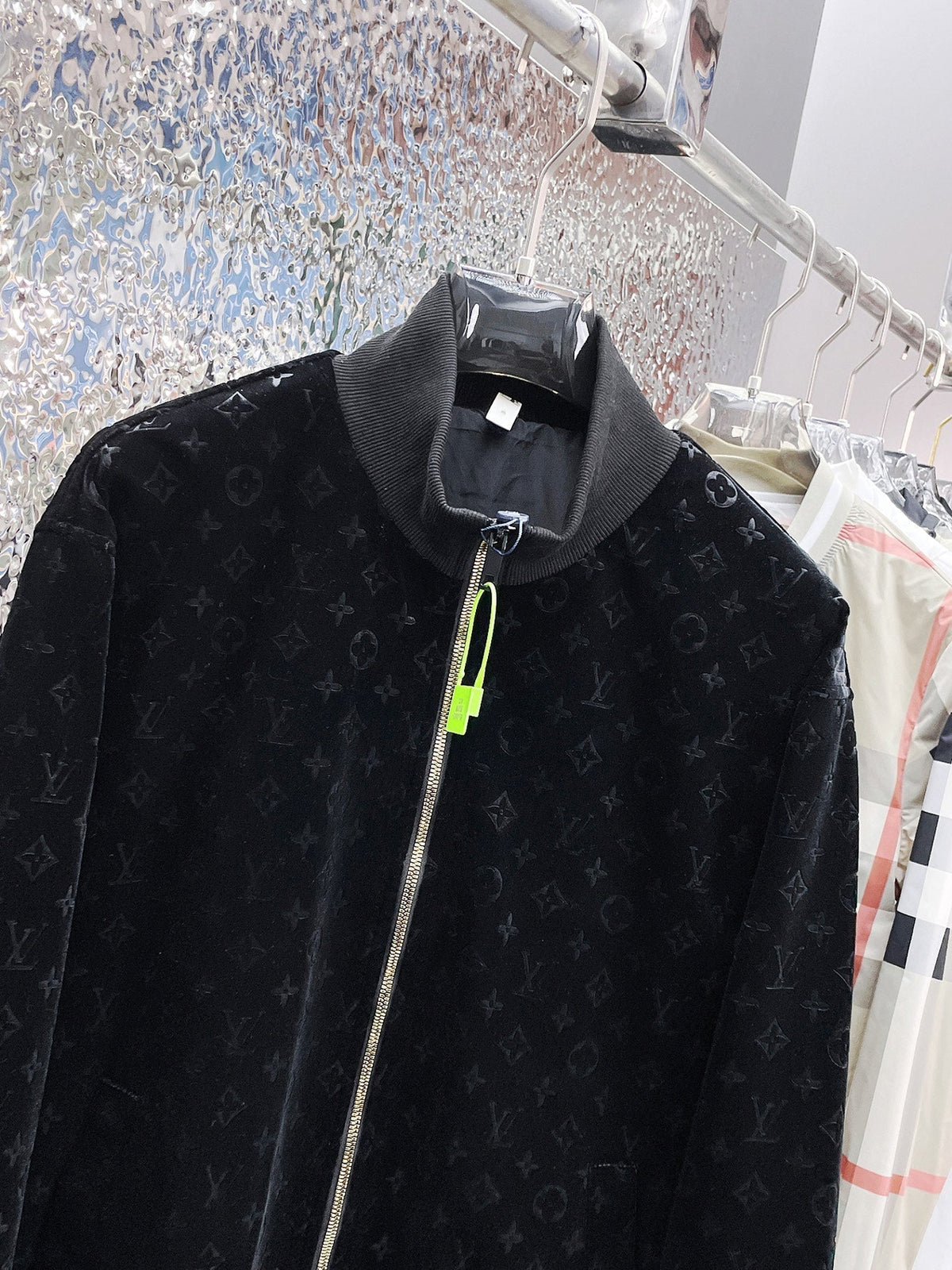 LV JACKET IN BLACK MONOGRAM VELVET 239034
