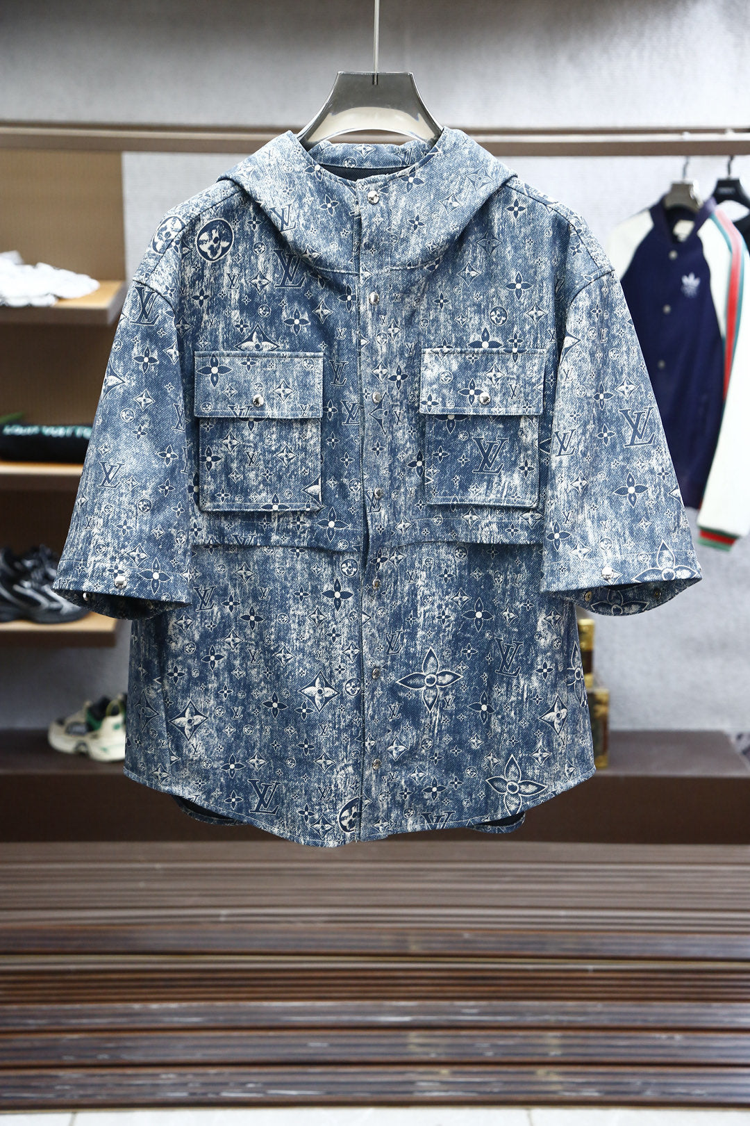LV HOODED JACKET IN BLUE MONOGRAM WASHED DENIM 238944