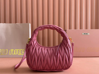 WANDER MATELASSÉ HANDBAG 23 IN CONTESSA PINK LAMBSKIN