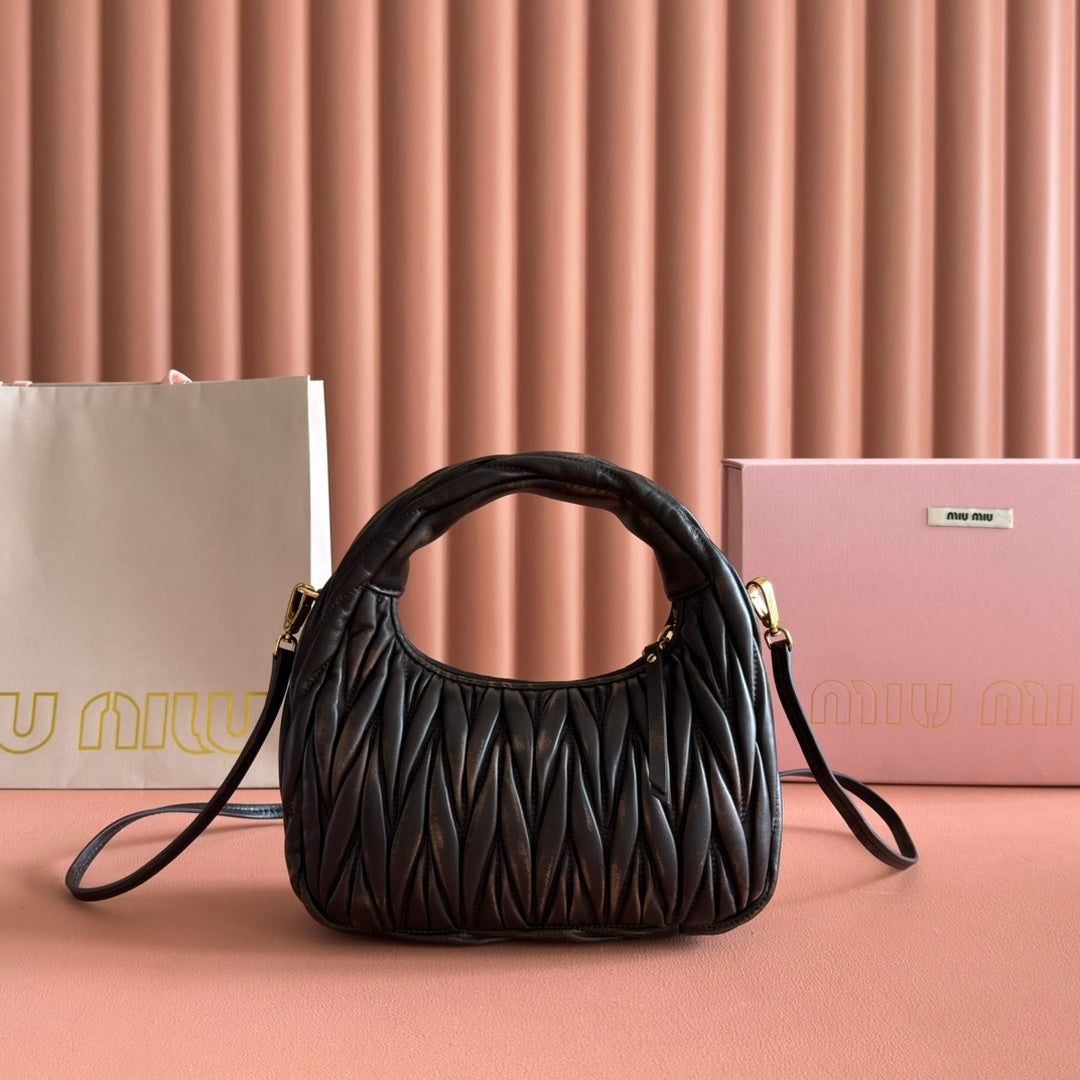 Wander Matelassé Hobo Bag 20cm Black Nappa Leather