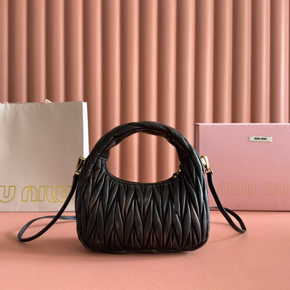 Wander Matelassé Hobo Bag 20cm Black Nappa Leather