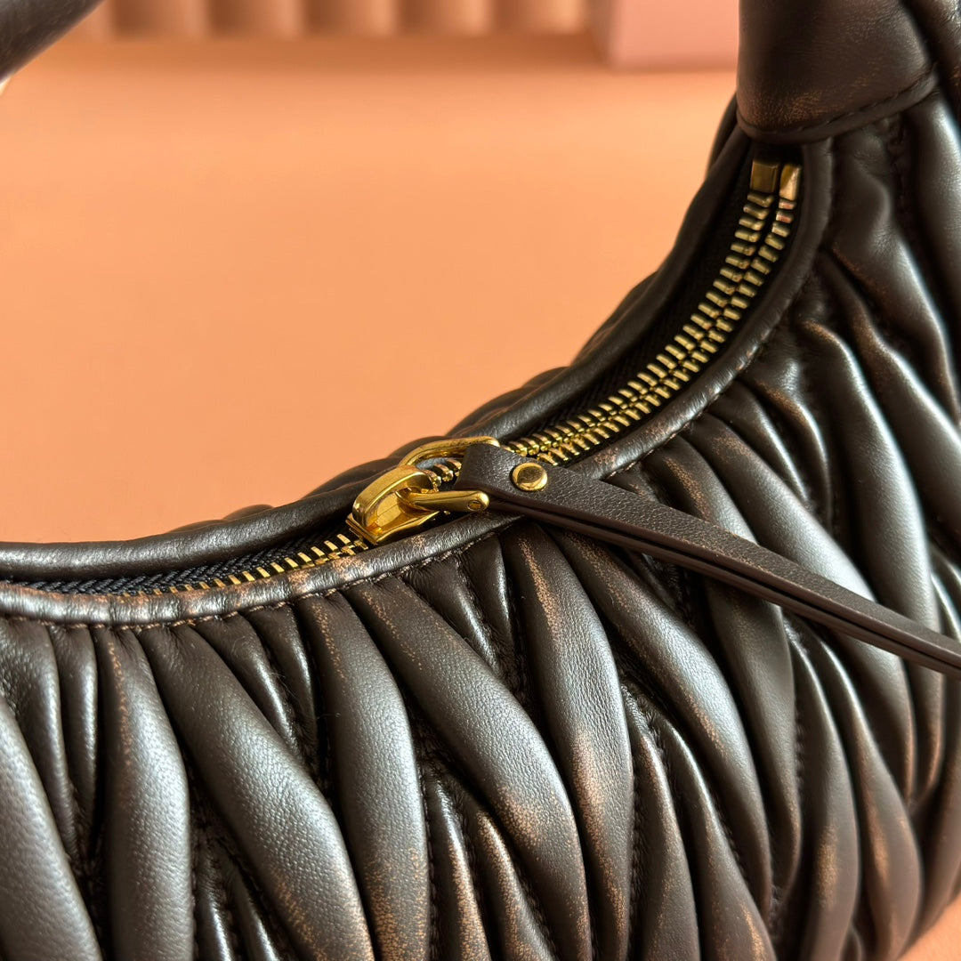 Wander Matelassé Hobo Bag 20cm Black Nappa Leather