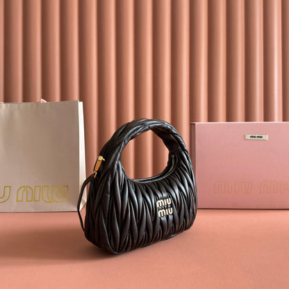 Wander Matelassé Hobo Bag 20cm Black Nappa Leather