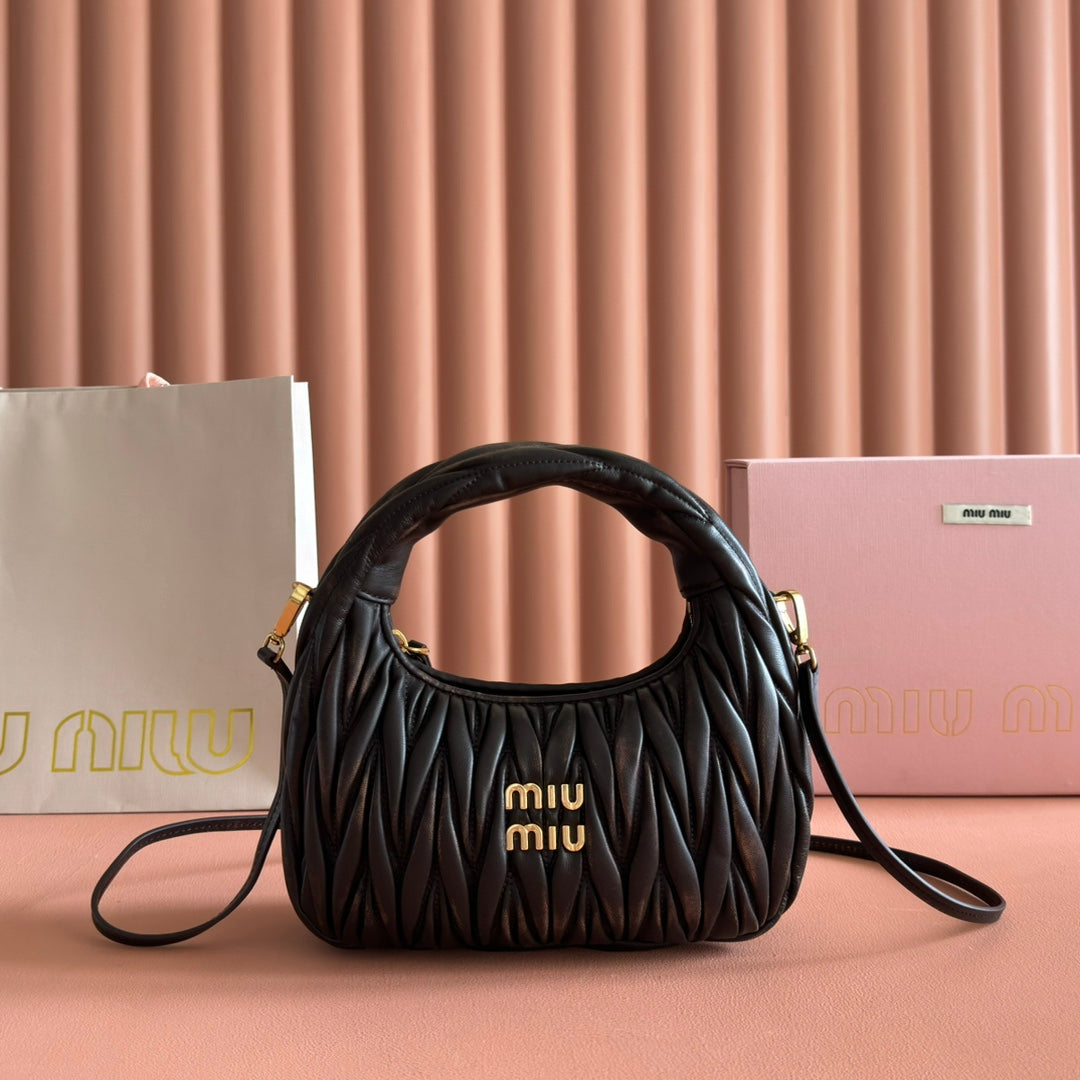 Wander Matelassé Hobo Bag 20cm Black Nappa Leather