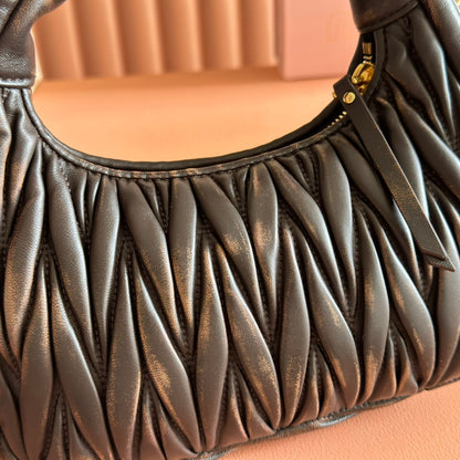 Wander Matelassé Hobo Bag 20cm Black Nappa Leather