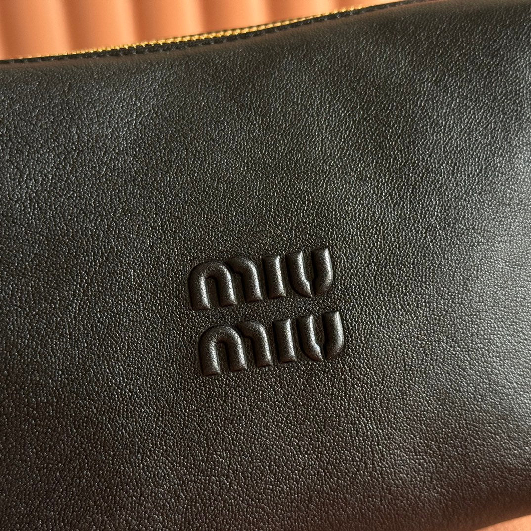 Miu Pouch 25.5cm Black Nappa leather