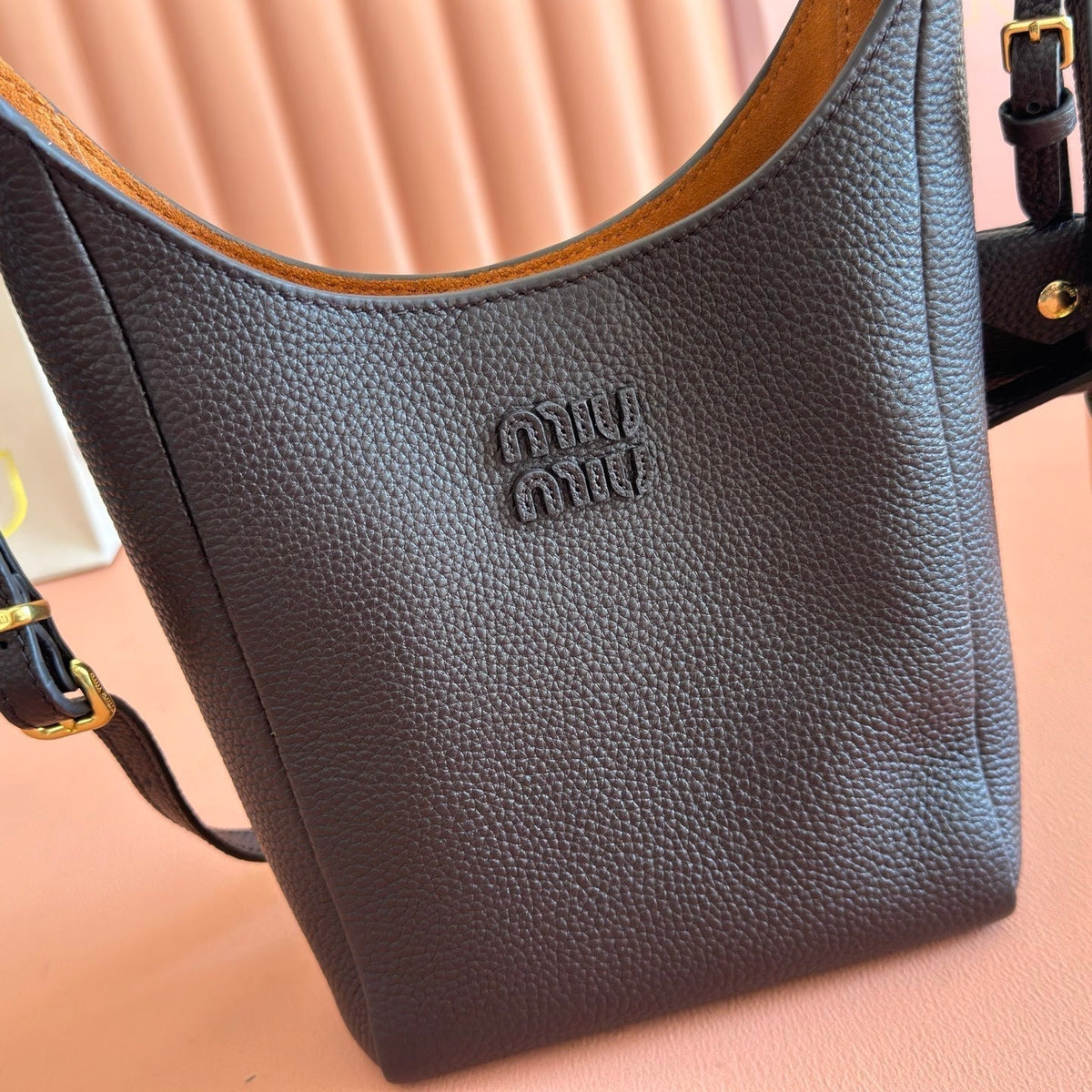 Miu Leather Bucket Bag 16cm Black Grain Cowhide
