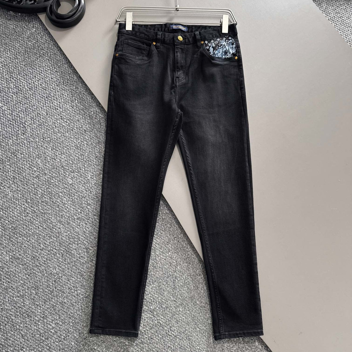 LV BLACK DENIM JEAN 239618