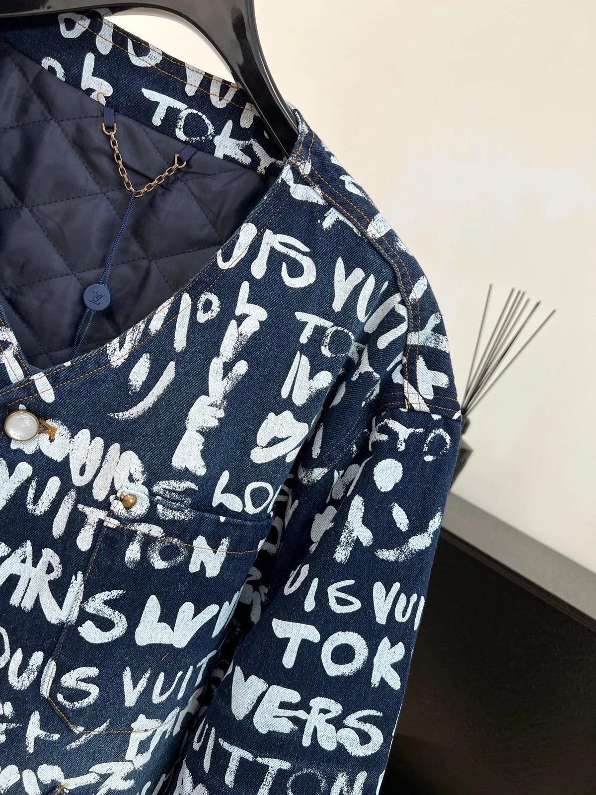 LV 25S JACKET 0162