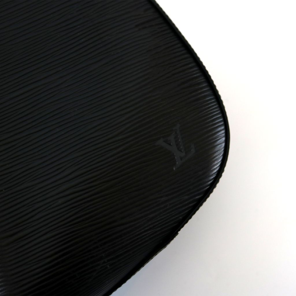 Louis Vuitton Black Epi Leather Reverie Shoulder Bag