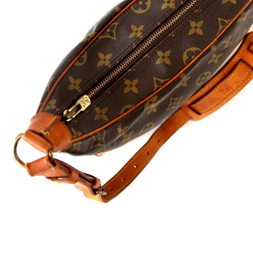 Louis Vuitton Boulogne 30 Shoulder Bag