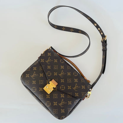 Louis Vuitton Monogram Canvas Pochette Metis Bag